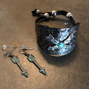 Bracelet and earrings